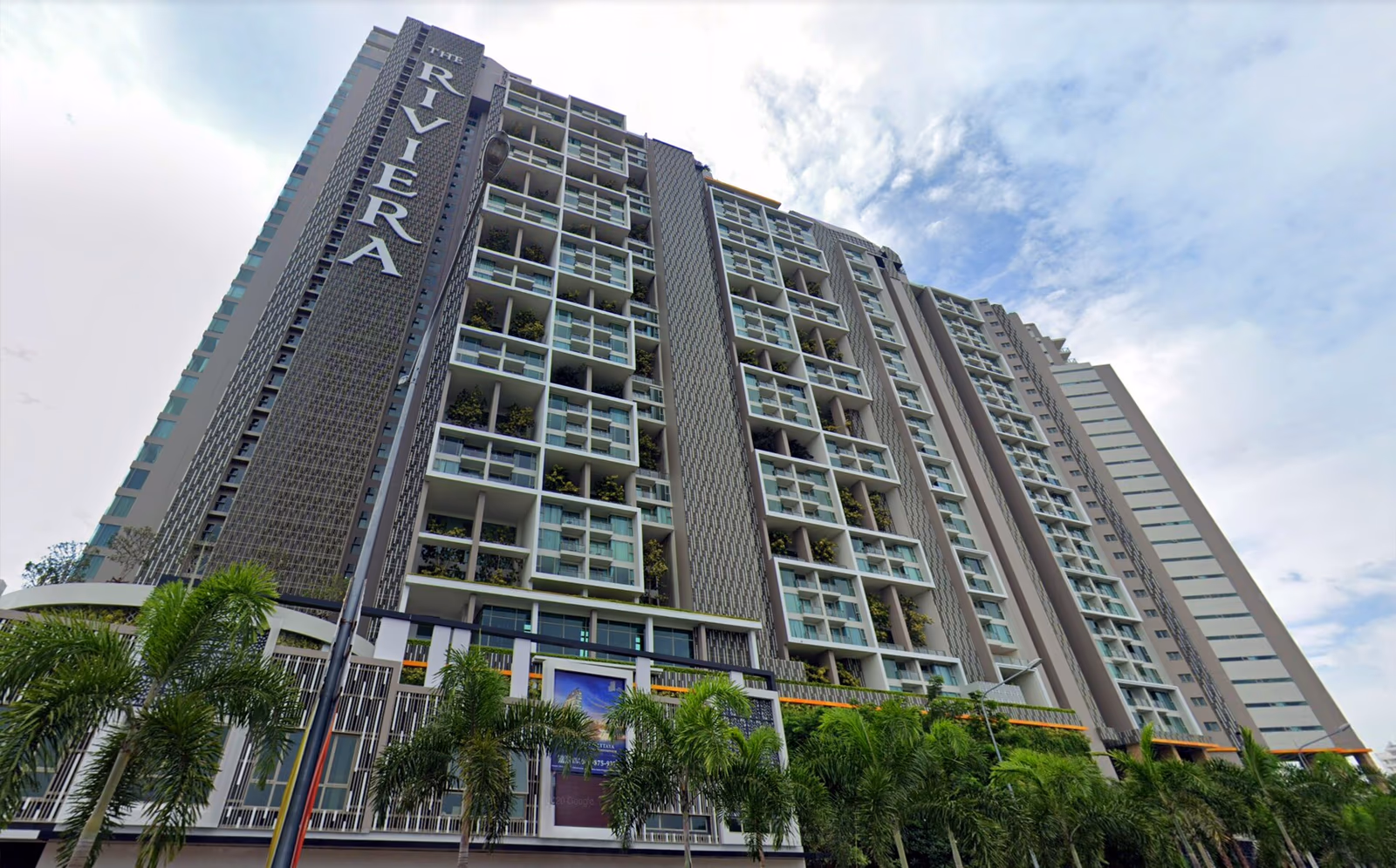 The Riviera Jomtien 46-storey high-rise condominium on Soi 13 Jomtien with rooftop infinity pool and Gulf of Thailand views